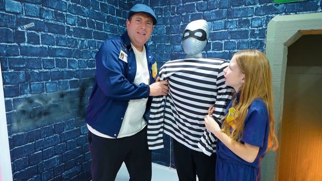 Nastya and the detective story about the police chase смотреть онлайн