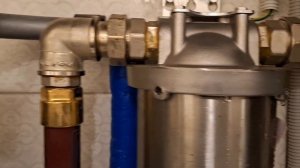 Потекла колба магистрального  фильтра воды из нержавейки.