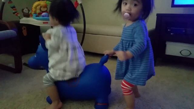 Horse Hopper for Toddlers in Action! Review смотреть онлайн