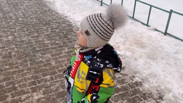 Уже сейчас отличный собеседник и рассказчик! Умиляет и удивляет. ?? смотреть онлайн