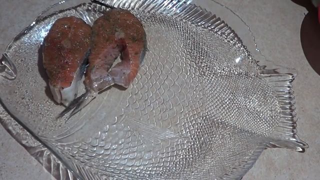 Лосось на гриле. Готовим стейки из лосося. Это очень вкусно и просто смотреть онлайн