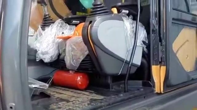 Харвестер на базе экскаватора Case СX220C LC, произведенного Японской компанией Sumitomo смотреть онлайн