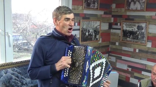 У Крылова на пруду смотреть онлайн