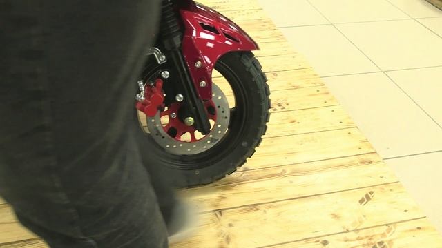 MATADOR. Большой и, пожалуй, самый красивый скутер. смотреть онлайн