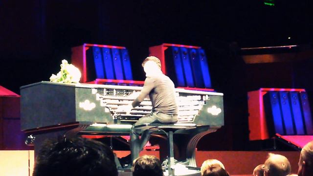 Popsong-Paraphrase von und mit Cameron Carpenter смотреть онлайн