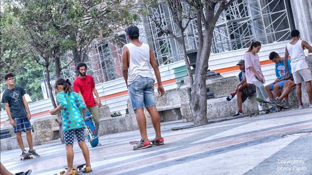 Havana Cuba Paseo del Prado Skateboards and Inline Skates смотреть онлайн