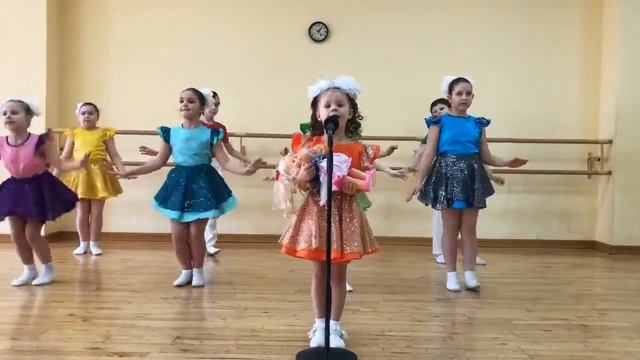 Авторская песня "Кукла Маша". Осинцева Варвара. 4 года смотреть онлайн