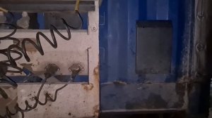 Даф 105 замена масла ДВС и крепления зеркала, попал на колесо