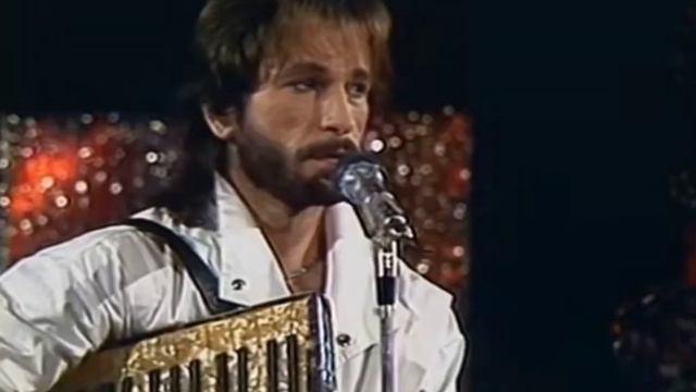 Угадай хиты 80х по картинкам за 10 секунд | ДИСКОТЕКА 80х смотреть онлайн