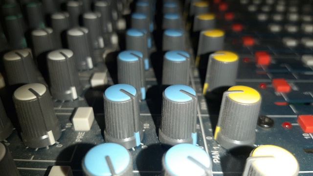 Upar Kanch ko Banglo niche Pan Ki Dukaan Bhatiya mixing смотреть онлайн