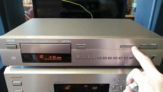 Yamaha CDX-590 смотреть онлайн