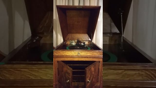 "Down by the O-HI-O" by Billy Murray / Victor Roberts смотреть онлайн