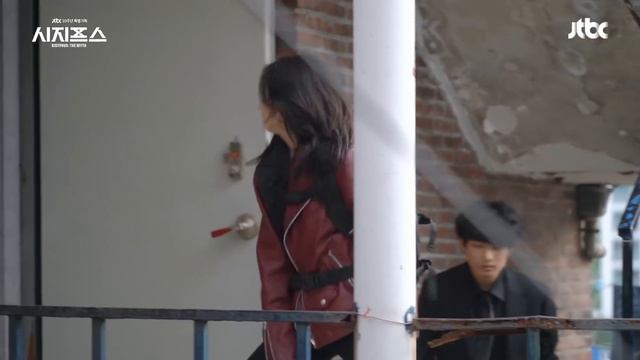 [메이킹] 서해와 썬의 첫 촬영 날! 첫 만남부터 멱살잡이?! 서해의 액션 씬 비하인드! | 시지프스 SISYPHUS смотреть онлайн