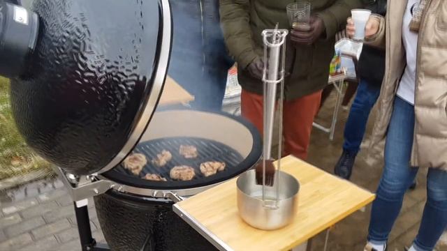 Готовим на гриле Monolith с компанией Печилюкс смотреть онлайн