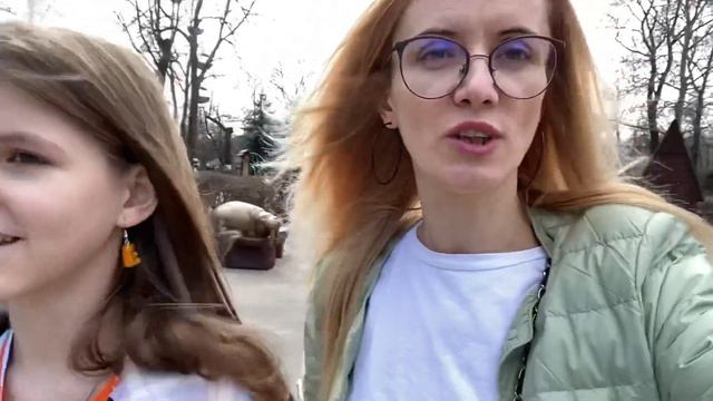 В Зоопарке с мамой. Как мы накормили бесплатно животных и остались сами голодные. смотреть онлайн