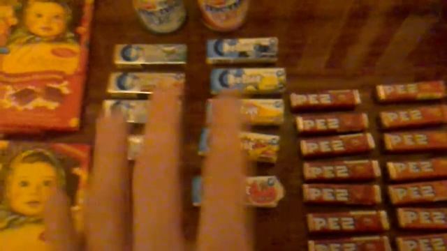 Кучу сладкого к Новому году подарки,конфеты и прочие.:-):-):-):-):-)