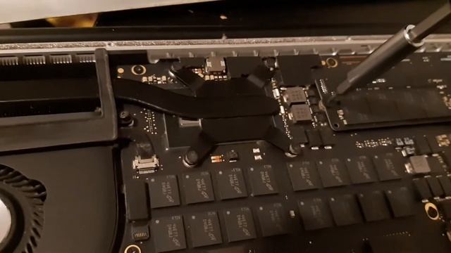 2014 Apple MacBook Pro interior dust clean up, SSD upgrade