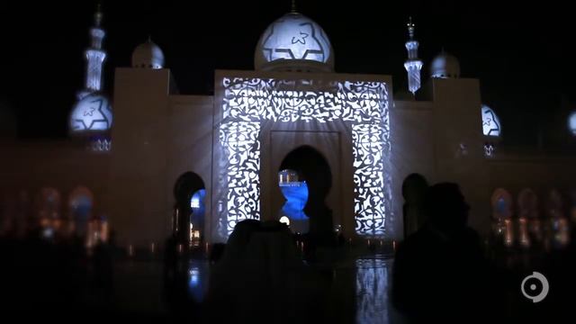 Светящаяся мечеть шейха Зайда в Абу Даби смотреть онлайн
