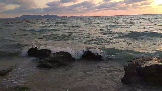 Море в Тайланде Паттайя на закате дня. смотреть онлайн