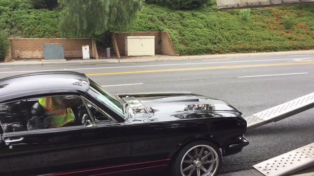 1965 Mustang Trailer Crash смотреть онлайн