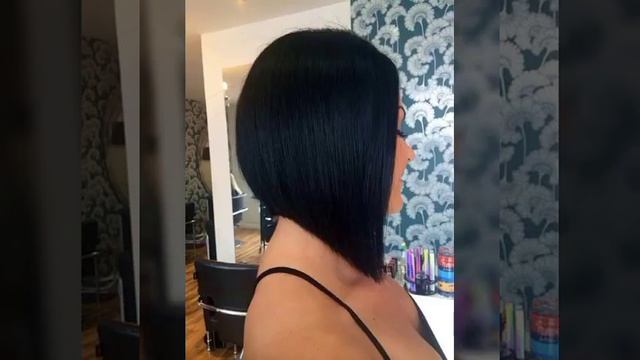 Женская стрижка пикси с треугольными проборами / pixie haircut2023 смотреть онлайн
