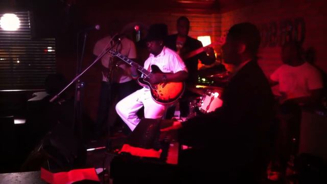 David Lloyd Henry playing feel like making love смотреть онлайн