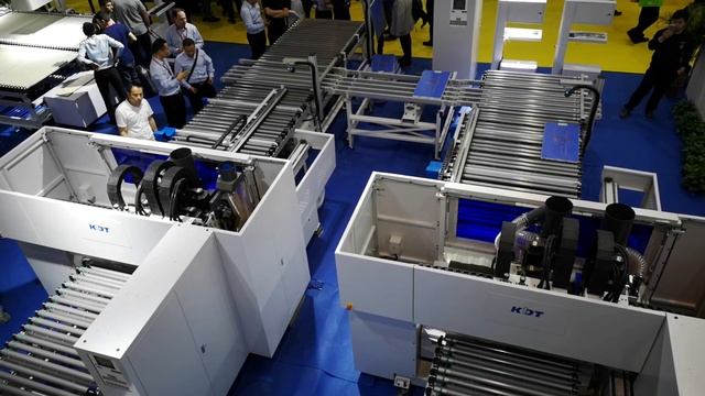 Автоматизированная линия на базе сверлильно-присадочных станков KDT. смотреть онлайн