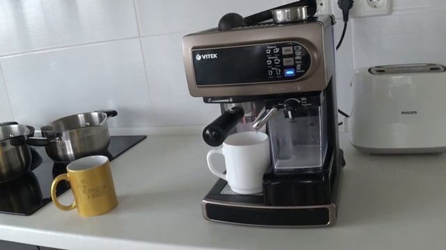КАК СДЕЛАТЬ ОЧИСТКУ КОФЕМАШИНЫ. КОФЕМАШИНА VITEK смотреть онлайн