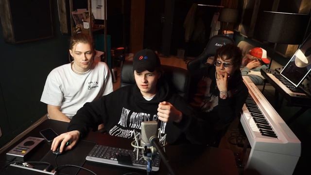 КАК СДЕЛАЛИ БИТ НА «У У У» - NKEEEI, UNIQE, ARTEM SHILOVETS (РАЗБОР) смотреть онлайн