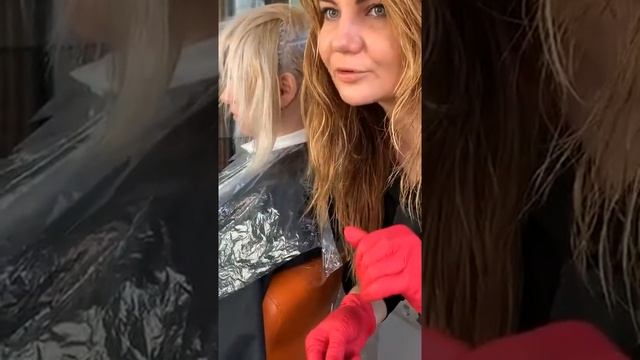 Часть 1. Как окрасить волосы в блонд. Краситель TRIONFO. смотреть онлайн