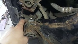 Ниссан Мурано пропал заряд. Как снять генератор не спуская кондиционер.