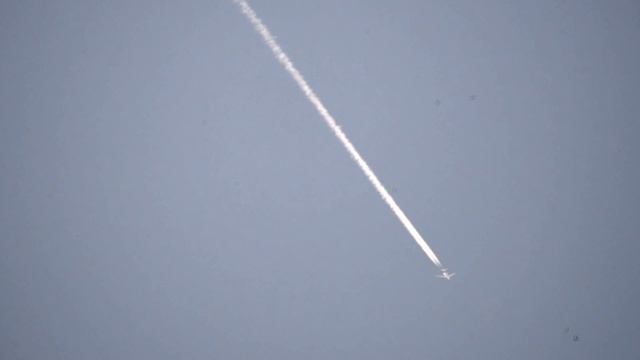 Самолеты. Снято советским объективом МС МТО-11СА 1000мм смотреть онлайн