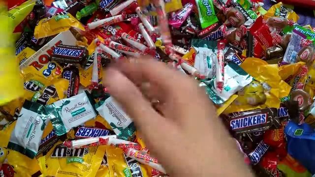 Много конфет. CANDY FOR KIDS! A lot of Candy! смотреть онлайн