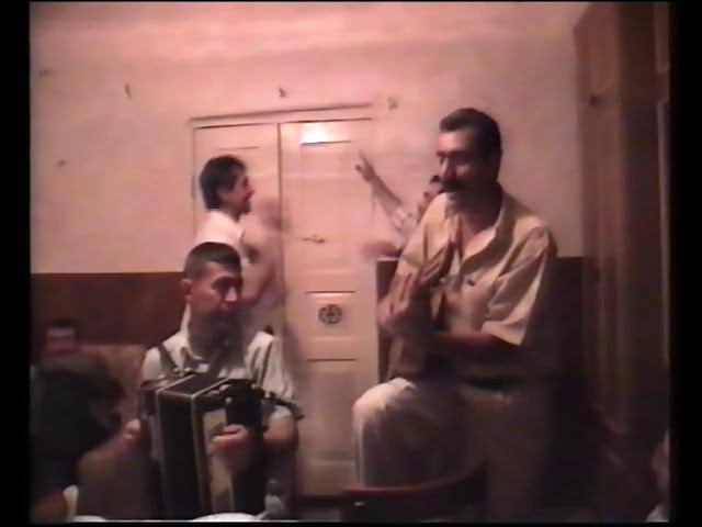 Тлядальцы: Поёт Али Давудов, а на аккордеоне играет Магомедов Гаджи Омарович. смотреть онлайн