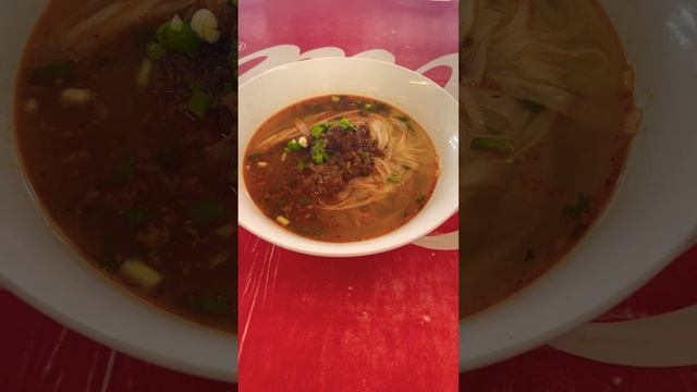 Суп Као Сой за 1 доллар в Лаосе! /Таиланд / Тайланд