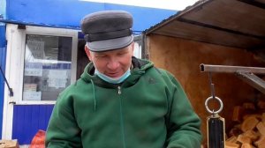 Чем кормить собак ? когда нет денег хлеб кормовой-просрочка