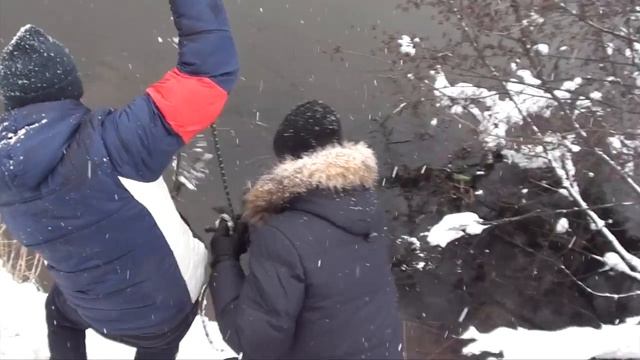 МЕТЕОРИТ ПОИСК С МАГНИТОМ В НИЗОВЬЯХ ПЕХОРКИ SEARCH MAGNET ON THE RIVER IN WINTER смотреть онлайн