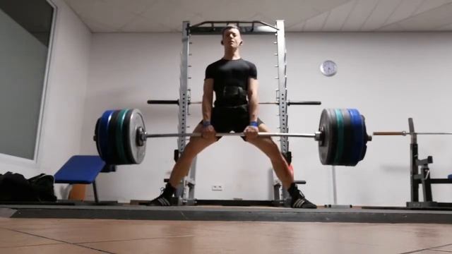Sumo Deadlift 150kg x 22 (maximum cheating version) смотреть онлайн