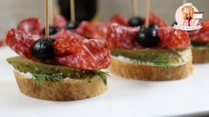 Бутерброды «Бабочки» с колбасой и соленым огурцом на праздничный стол