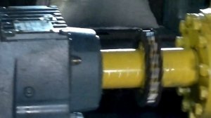 Маслопресс шнековый (холодного отжима) в работе