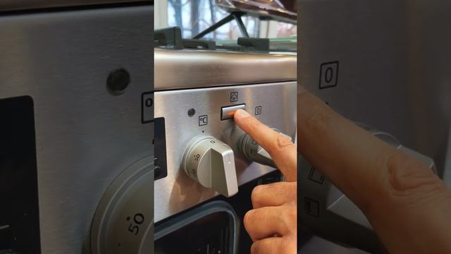 Электрическая плита Hotpoint-Ariston HS5V5CMX/RU смотреть онлайн