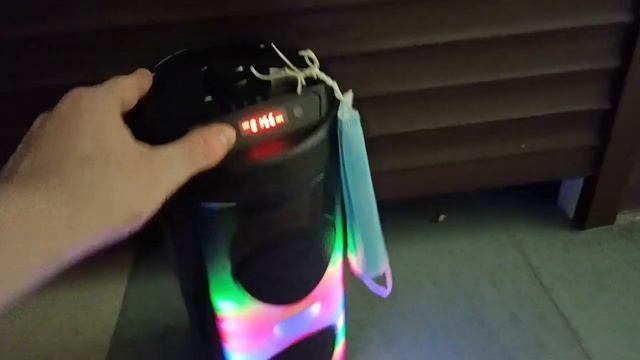 КОЛОНКА БЛЮТУЗ + КАРАОКЕ + ПОДСВЕТКА + РАДИО + ФЛЕШКА + РЕМЕНЬ смотреть онлайн