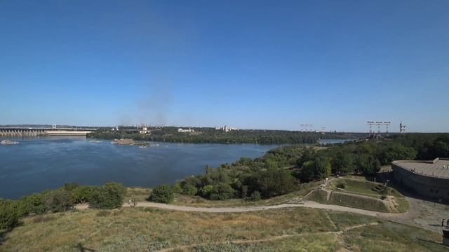 Вид на ДнепроГЭС смотреть онлайн