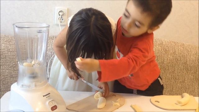 Коктейль Готовим молочный коктейль с мороженным и бананами смотреть онлайн