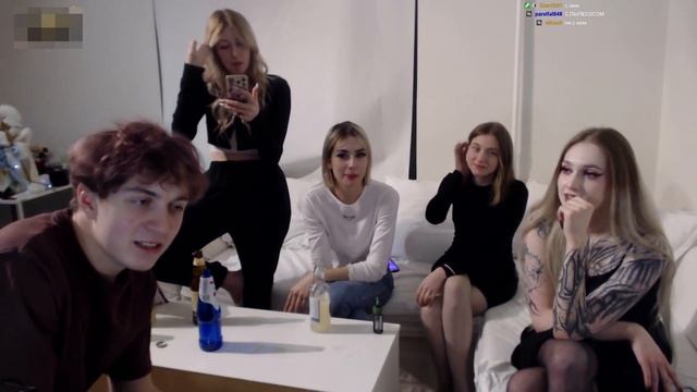LORU77 ПЕРЕД ДЕВУШКАМИ ОПУСТИЛ ЭМИ? смотреть онлайн