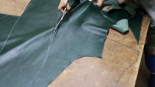 Первый опыт раскроя кожи ! смотреть онлайн