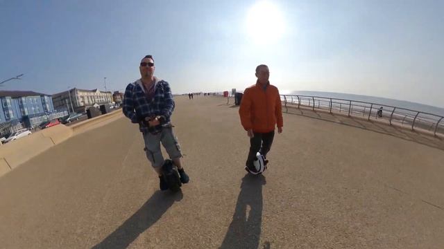 Blackpool Z10 & kingsong 14d on the prom смотреть онлайн