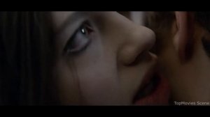 Это из за того что у тебя встает на меня? Тёмное зеркало (2018) Момент из фильма