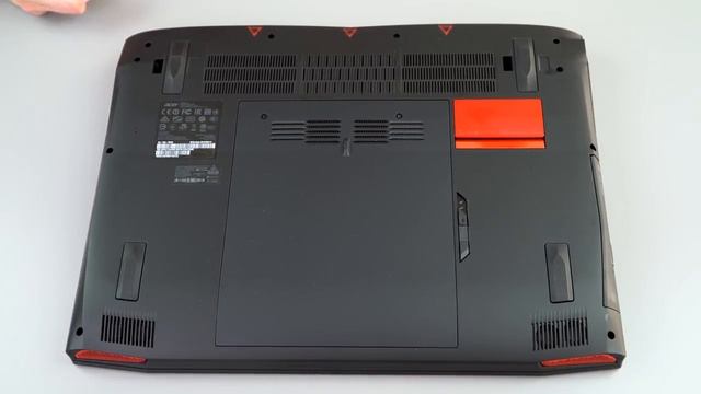 Alienware 17 R4 vs. Acer Predator 17 Comparison Smackdown смотреть онлайн