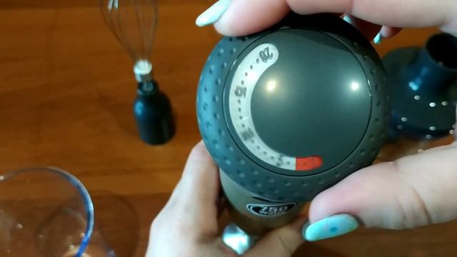 Обзор ПОГРУЖНОГО БЛЕНДЕРА Infiny Force TEFAL / Готовлю МОЛОЧНЫЙ ШЕЙК с вишнёвым сиропом и M&M's. смотреть онлайн